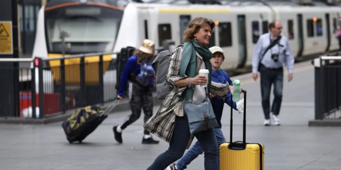 SBB Passagiere in einem Bahnhof