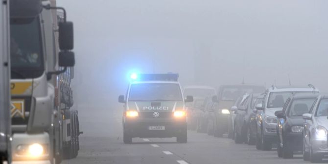 Unfall Österreich A8 Rettungsgasse