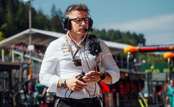 Eine Schlüsselfigur hinter den Erfolgen von Lewis Hamilton: Renningenieur Peter Bonnington, genannt Bono. Lewis Hamilton Peter Bonnington