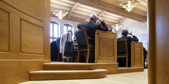 Nach der Zustimmung des Basler Grossen Rats zum Gegenvorschlag plant das Initiativkomitee, die Förderklassen-Initiative zurückzuziehen. Berner Rathaus