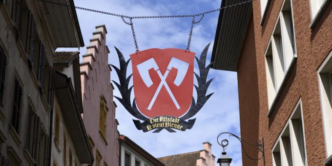 Vom 3. bis 25. Mai werden in Biel 18 Ausstellungen an zehn verschiedenen Orten zu sehen sein. (Altstadt Biel, Symbolbild) Altstadt Biel.