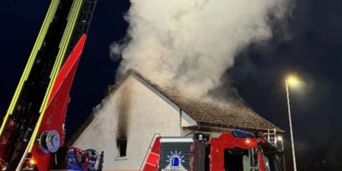 Brand in Mehrfamilienhaus