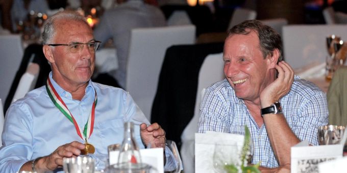 Berti Vogts und Franz Beckenbauer (†78). Franz Beckenbauer