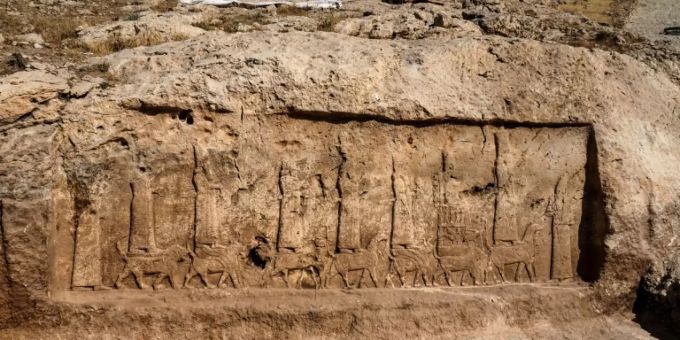 2700 Jahre altes Relief im Nordirak 2700 Jahre altes Relief im Nordirak