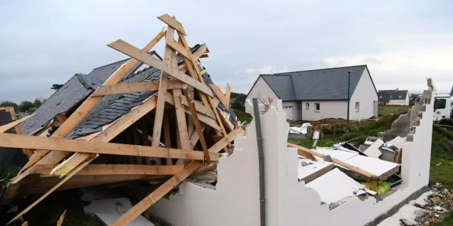 Durch «Aurore» zerstörtes Haus im französischen Plozevet