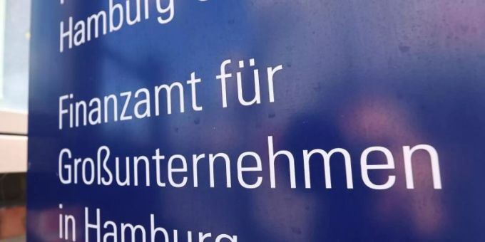 Beim Cum-Ex-Skandal schafften Investoren es, Steuerbehörden so zu verwirren, dass diese mehr Steuern erstatteten, als sie zuvor eingenommen hatten. Foto: Bodo Marks/dpa Beim Cum-Ex-Skandal schafften Investoren es, Steuerbehörden so zu verwirren, dass diese mehr Steuern erstatteten, als sie zuvor eingenommen hatten. Foto: Bodo Marks/dpa