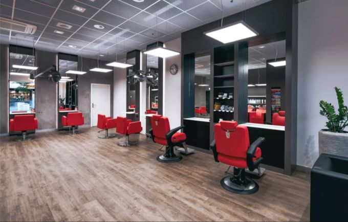 GIDOR funktioniert mit dem Prinzip «Bedienung ohne Voranmeldung». GIDOR Coiffure Feuerthalen