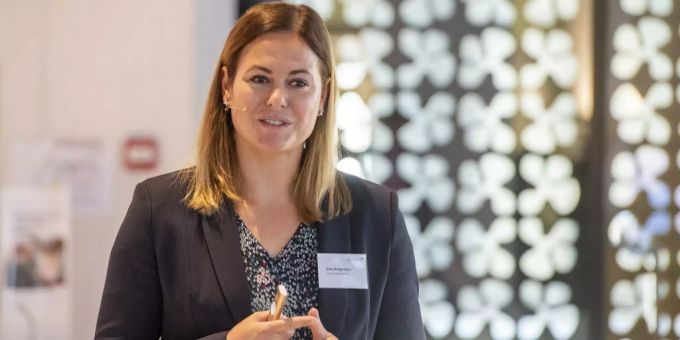 Head Digital Banking Credit Suisse, Anke Bridge Haux. Credit Suisse 100'000