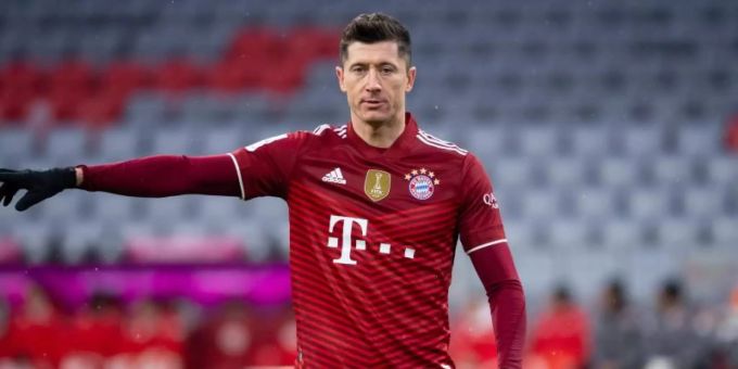 Weltklasse-Stürmer Robert Lewandowski läuft seit Sommer 2014 für den FC Bayern München auf. Foto: Sven Hoppe/dpa Weltklasse-Stürmer Robert Lewandowski läuft seit Sommer 2014 für den FC Bayern München auf. Foto: Sven Hoppe/dpa