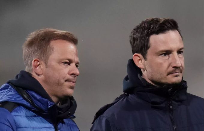 Markus Anfang (l.) und Co-Trainer Junge (r.) sind bei Werder Bremen zurückgetreten. Trainerteam Werder Bremen