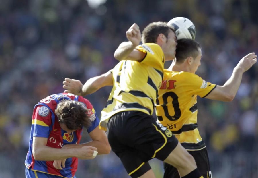 YB-Verteidiger verletzt sich 2010 im Spiel gegen den FC Basel schwer.