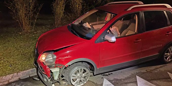 Die beiden Insassen wurden beim Unfall nicht verletzt. Unfall