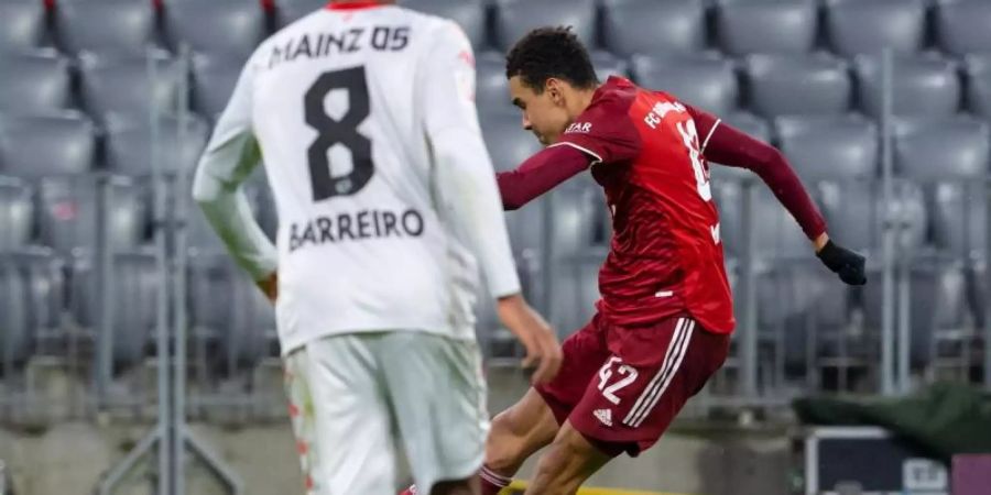 Jamal Musiala (r) erzielte für den FC Bayern das 2:1 gegen Mainz. Foto: Sven Hoppe/dpa