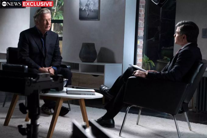 Alec Baldwin sagte im Interview mit ABC News, dass er nicht abgedrückt habe. Alec Baldwin