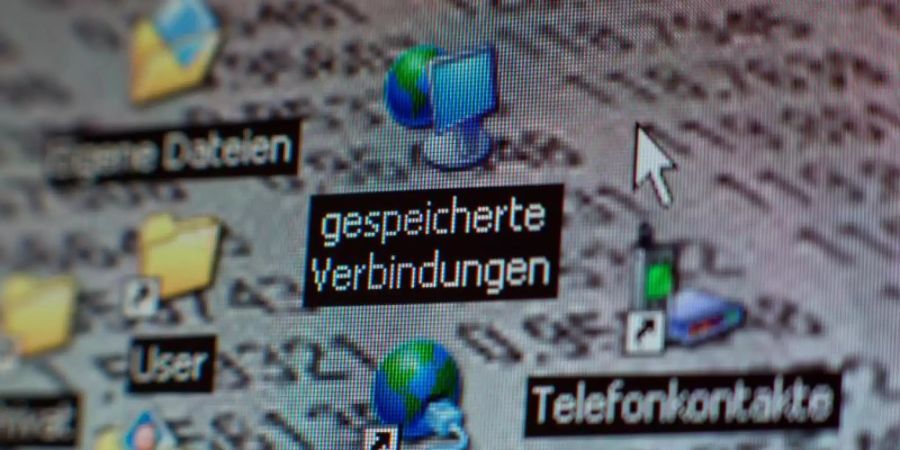 Bildschirmsymbole mit der Bezeichnung «gespeicherte Verbindungen» sind auf einem Computermonitor zu sehen. Foto: Jens Büttner/dpa-Zentralbild/dpa