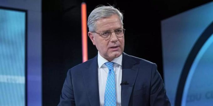 Norbert Röttgen (CDU) stellte sich bei «Maybrit Illner» auf die Seite des Wirtschaftsberates der Ukraine. Maybrit Illner