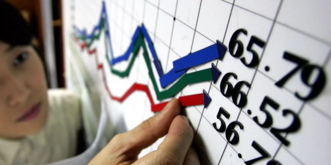Sinkendes Wachstum, steigende Inflation: Die befragten Ökonomen sind pessimistischer als noch vor drei Monaten. (Symbolbild) Sinkendes Wachstum, steigende Inflation: Die befragten Ökonomen sind pessimistischer als noch vor drei Monaten. (Symbolbild)