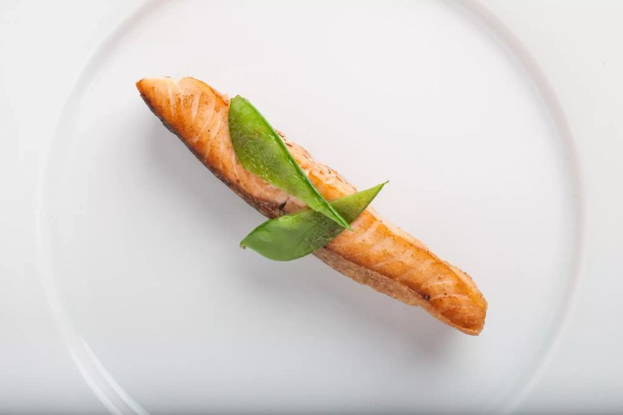 Räucherfisch weisser Teller