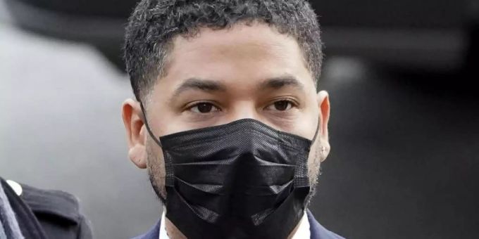 US-Schauspieler Jussie Smollett trifft bei seinen Prozess in Chicago ein. Smollett wird vorgeworfen, die Polizei belogen zu haben. Foto: Charles Rex Arbogast/AP/dpa US-Schauspieler Jussie Smollett trifft bei seinen Prozess in Chicago ein. Smollett wird vorgeworfen, die Polizei belogen zu haben. Foto: Charles Rex Arbogast/AP/dpa