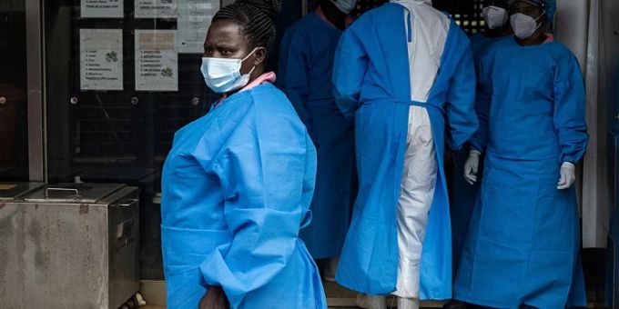 Ebola-Behandlungsteam eines Krankenhauses Ebola-Behandlungsteam eines Krankenhauses