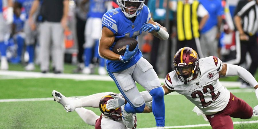 Detroit Lions Wide Receiver Amon-Ra St. Brown (M) fing in den saisonübergreifend vergangenen sechs Spielen acht Touchdowns.