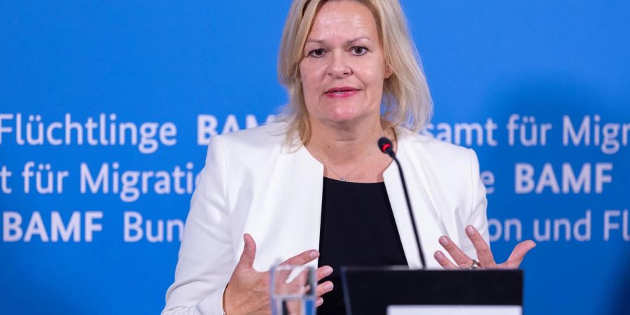 Bundesinnenministerin Nancy Faeser (SPD) trifft sich heute mit den Ländern, um über die Lage der Kommunen bei der Flüchtlingshilfe zu sprechen.