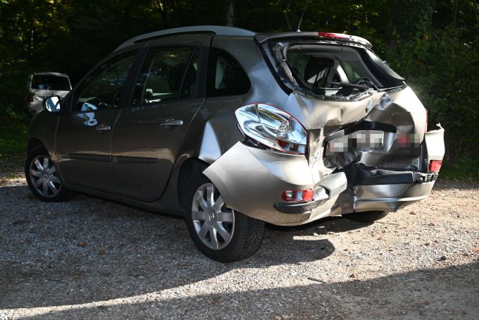 An den beiden Autos entstand ein Sachschaden An den beiden Autos entstand Sachschaden