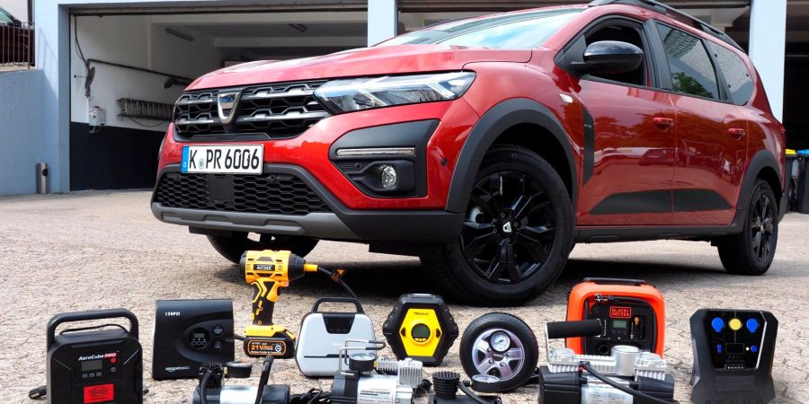 Brumm, brumm und der Kompressor bläst Luft in die Reifen. In den meisten Fällen machen die kleinen 12-Volt-Geräte das sogar ziemlich gut, hat ein Test ergeben.