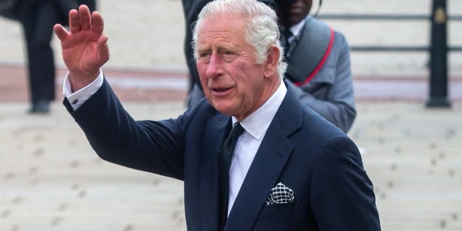 König Charles III. beginnt seine Arbeit als Monarch.