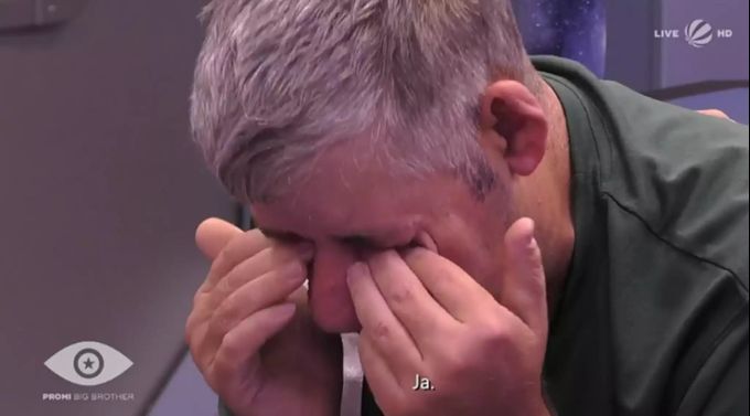 Uwe versucht Mut zu schöpfen. «Promi Big Brother»
