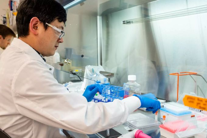 Sanofi stellt die Entwicklung eines mRNA-Corona-Impfstoffes ein. Sanofi