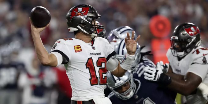 Tom Brady führt Tampa Bay zum Sieg über Dallas. Die Bucs sind der amtierende Champion in der NFL. NFL