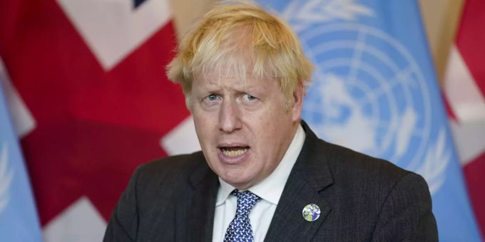 Üble Sache: Boris Johnson schlägt sich mit Windeln wechseln herum. Dabei weist er wohl schon eine Menge Erfahrung auf. Boris Johnson