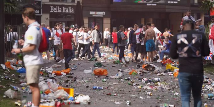 Laser-Attacke - Uefa-Strafe für England nach Vorfall im EM-Halbfinal