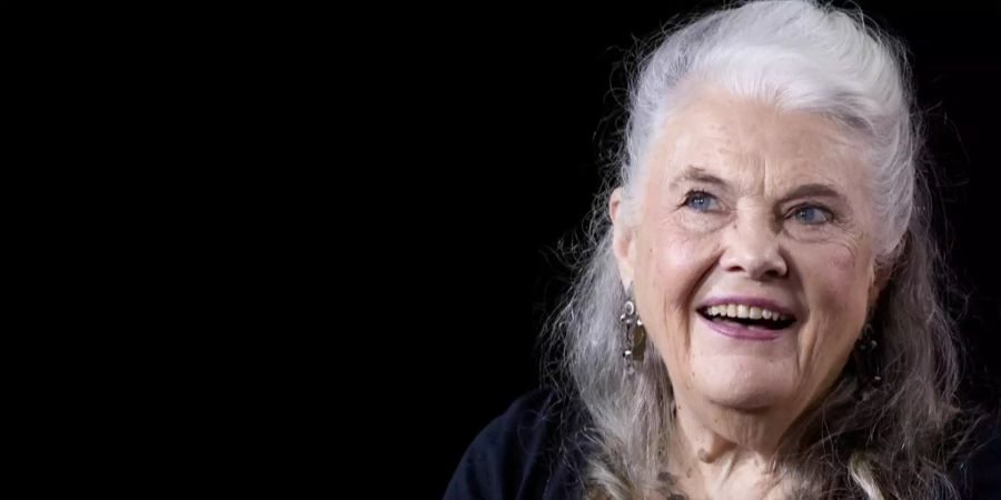 lois smith