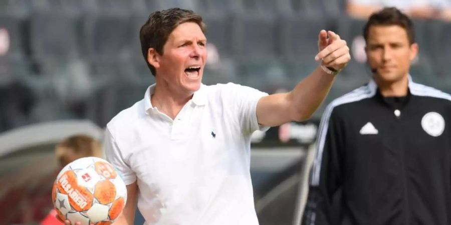 Frankfurts Cheftrainer Oliver Glasner ist mit seinem Team noch sieglos. Foto: Arne Dedert/dpa