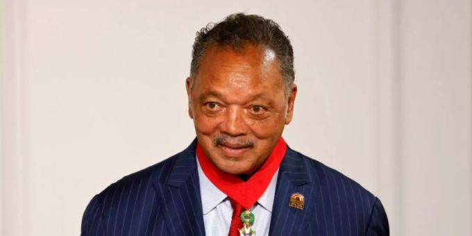 Jesse Jackson bei der Aufnahme in die französische Ehrenlegion Jesse Jackson bei der Aufnahme in die französische Ehrenlegion