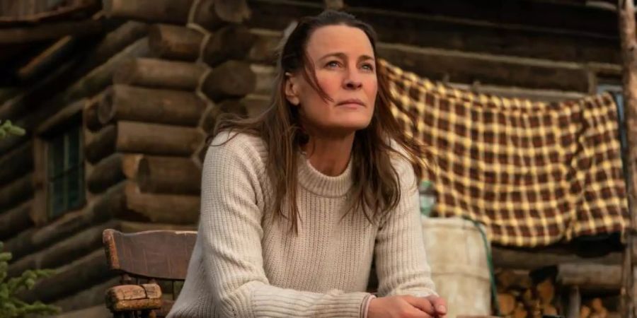 Robin Wright als Edee in einer Szene des Films "Abseits des Lebens". Foto: Daniel Power/UPI/dpa