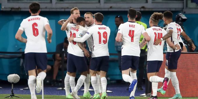 Nun warten Dänen - England nach 4:0-Gala gegen Ukraine im EM-Halbfinal