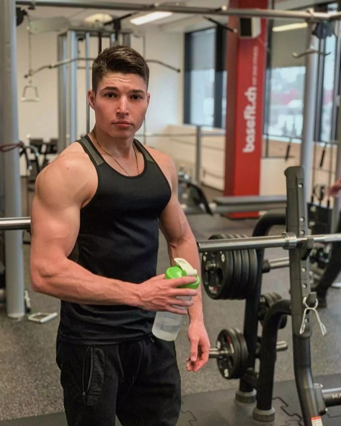 Für Vitor ist das Fitness ein wichtiger Bestandteil seines Lebens. Influencer des Tgaes