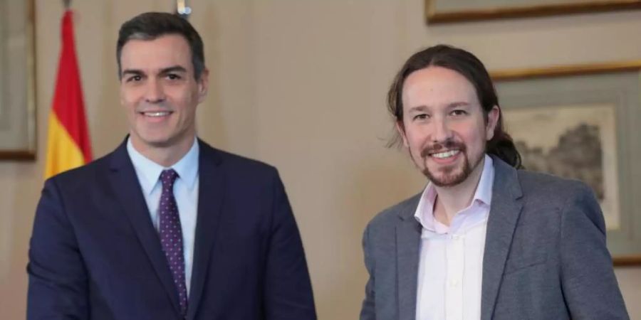 Pedro Sánchez (l), amtierender Ministerpräsident von Spanien, und Pablo Iglesias, Chef des Linksbündnisses Unidas Podemos. Foto: Jesús Hellín/Europa Press/dpa