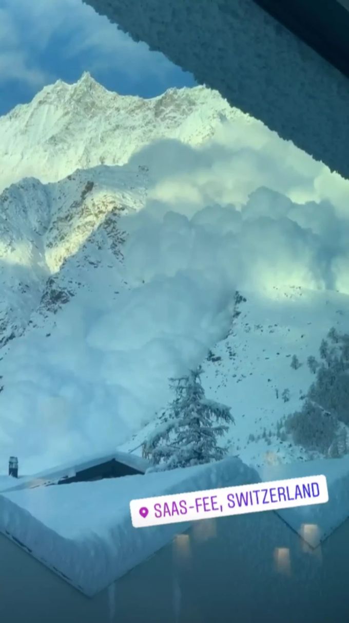 Lawinen donnern an Saas-Fee vorbei. Saas-Fee