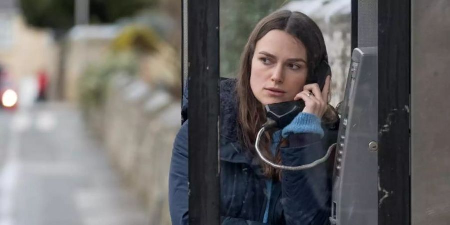 Katharine Gun (Keira Knightley) spielt der Presse eine brisante Email zu, die den Militäreinsatz im Irak in Frage stellt. Foto: -/eOne Germany/dpa