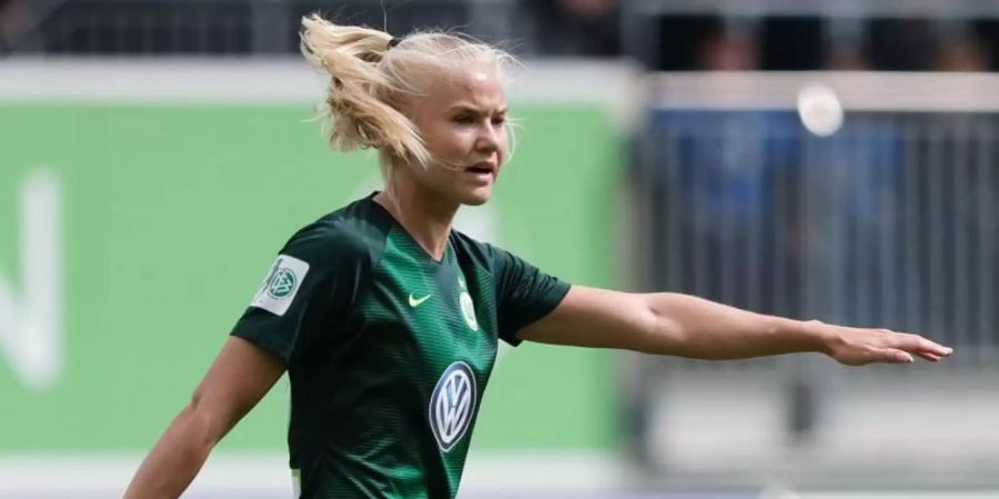 Die Wolfsburgerin Pernille Harder setzt auf einen Mentaltrainer. Foto: Peter Steffen/dpa