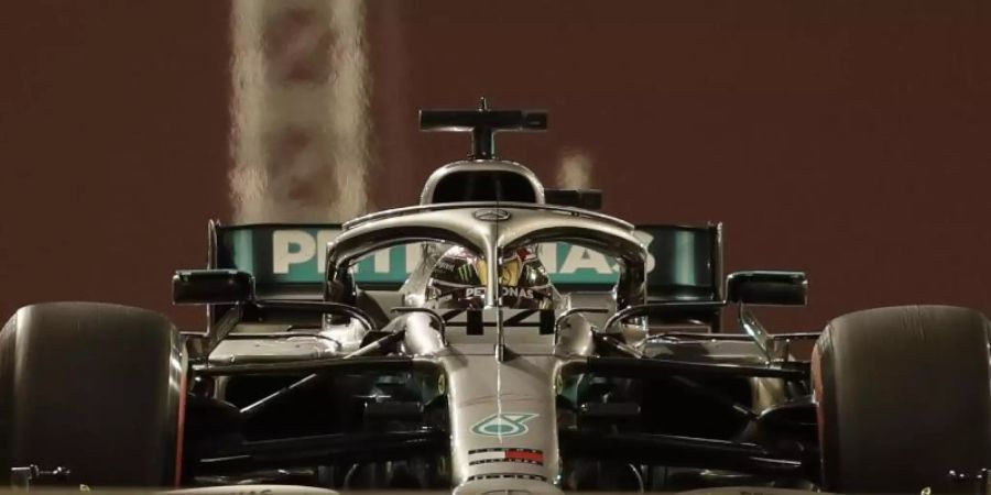 Formel-1-Weltmeister Lewis Hamilton beim Training in Abu Dhabi. Foto: Luca Bruno/AP/dpa