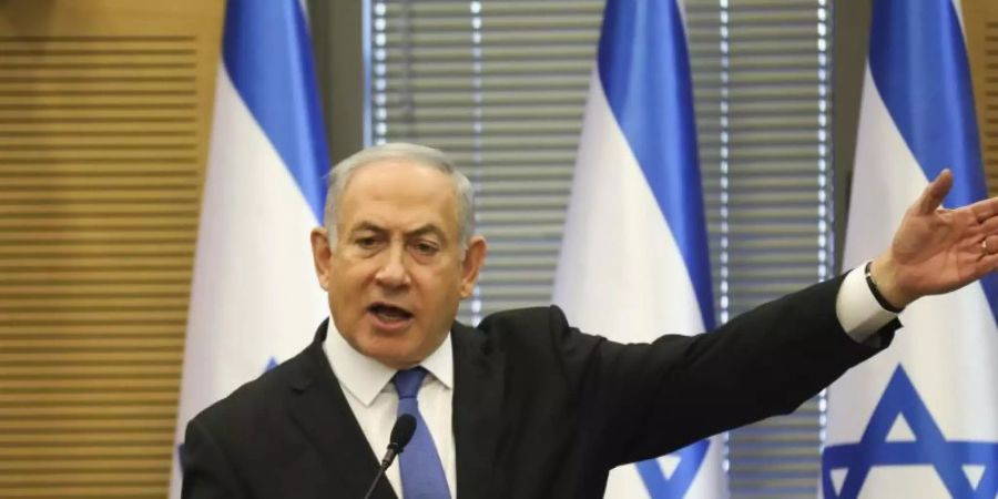 Benjamin Netanjahu, Premierminister von Israel, will trotz Korruptionsanklagen weiter machen. Foto: Oded Balilty/AP/dpa