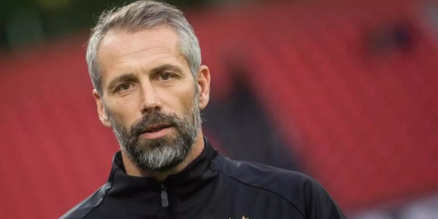 Trainer Marco Rose hat mit Gladbach noch eine kleine Chance auf den Verbleib in der Europa League. Foto: Rolf Vennenbernd/dpa