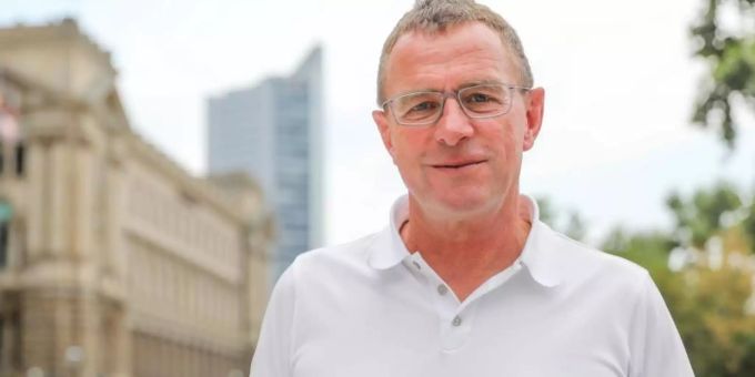 Ralf Rangnick will offenbar wieder auf die Trainerbank. Mit Uli Hoeness als FCB-Präsident wäre der ehemalige Leipzig-Trainer, bei Bayern undenkbar Doch Hoeness legt bekanntlich seine Ämter am 15. November nieder... Ralf Rangnick Bayern München