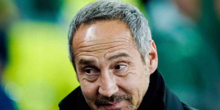 Frankfurts Trainer Adi Hütter siegte mit seinem Team beim FC Arsenal. Foto: Uwe Anspach/dpa