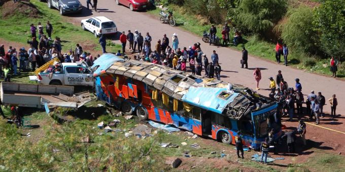 Bei einem Busunglück in Peru kamen sieben Menschen ums Leben. bus unglück peru